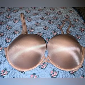Victoria’s Secret very sexy push up 38DD NUDE